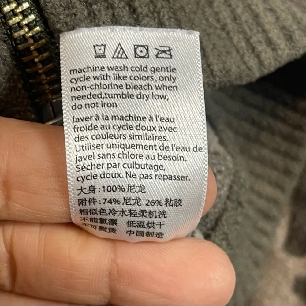 Barefoot dreams Camouflage Print bomber jackets SZ:XS - Image 10