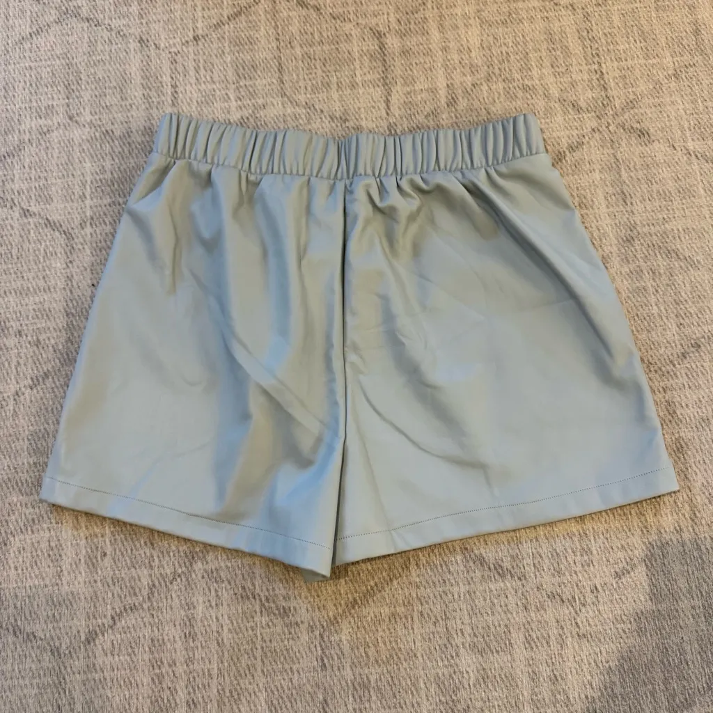 Steve Madden Faux The Record Faux Leather Shorts Womens High Waist Gray Shorts L - Image 3