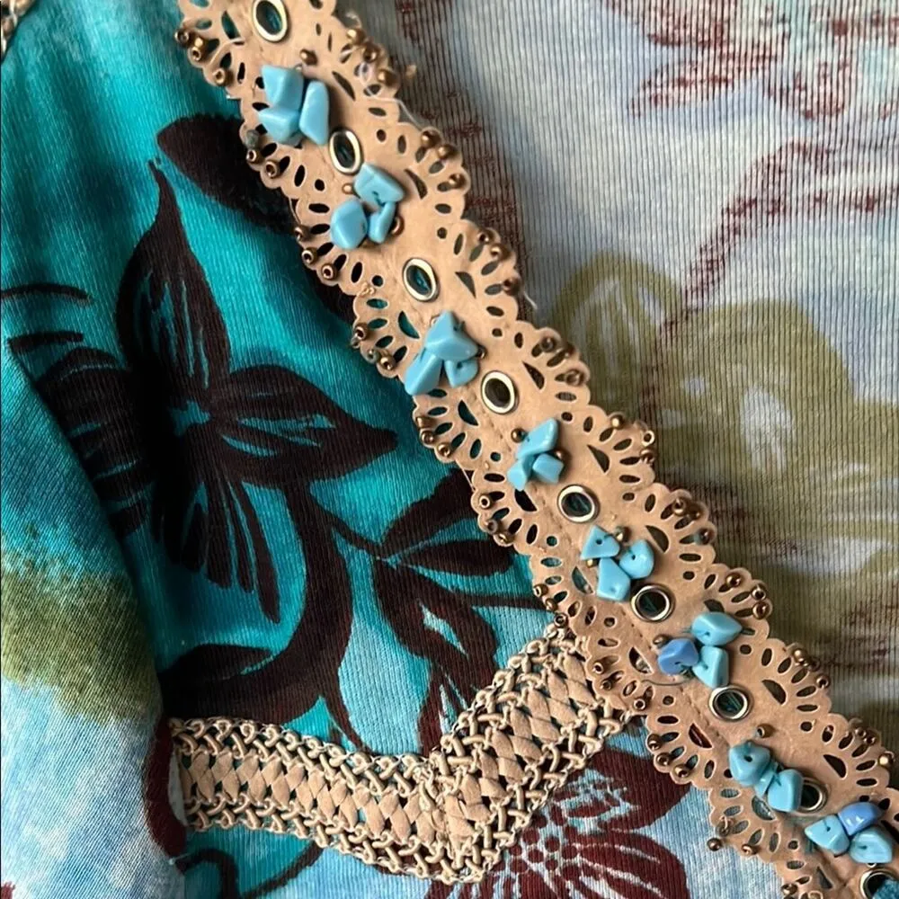 NWT  Women's Long Sleeved V-Neck Top - size XL - Image 4