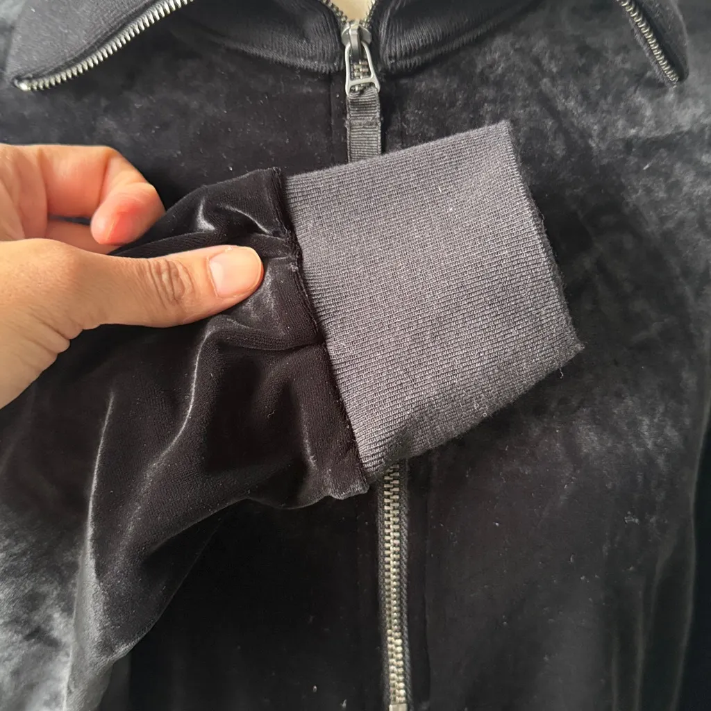 SPANX Black Velour Women’s '1/2 Zip Sweater size Medium Fumnel Neck Relaxed Fit - Image 4