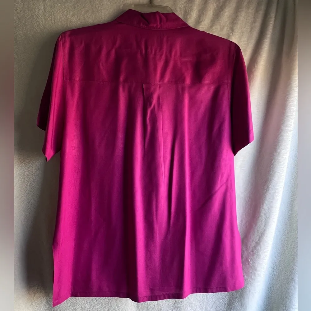 Amanda Smith Pure Silk Button up Blouse short sleeve side slits Fuchsia Size L - Image 6