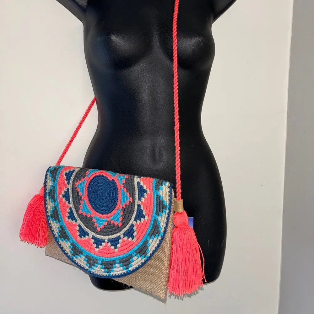 Authentic Wayuu Crossbody clutch with knitted flat cover colorful Peach - Image 2