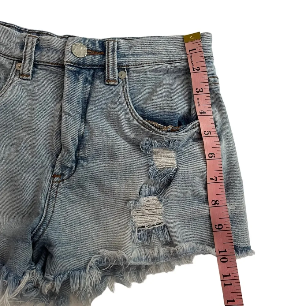 Blank NYC Wedge Short Distressed Light Wash Denim Shorts - Image 7