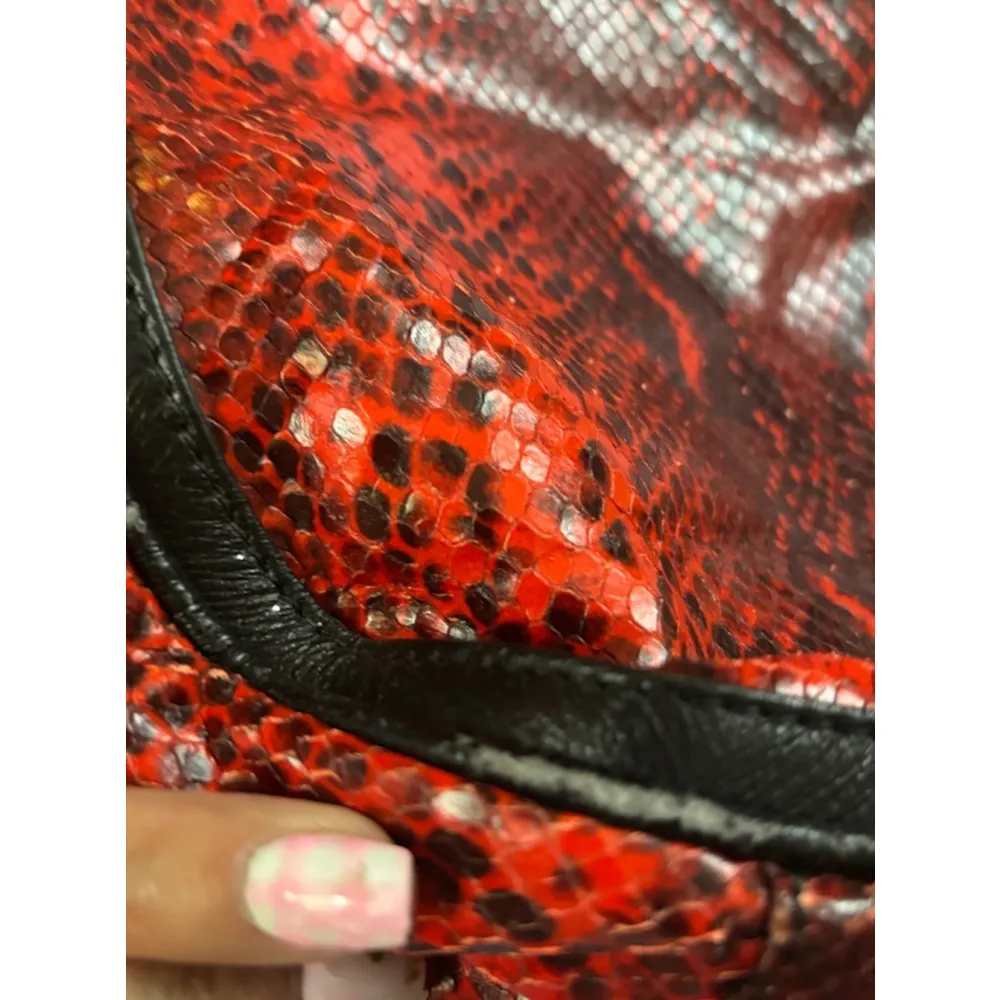 Women's Nicoli Red Snakeskin Leather Shoulder Bag - Image 5