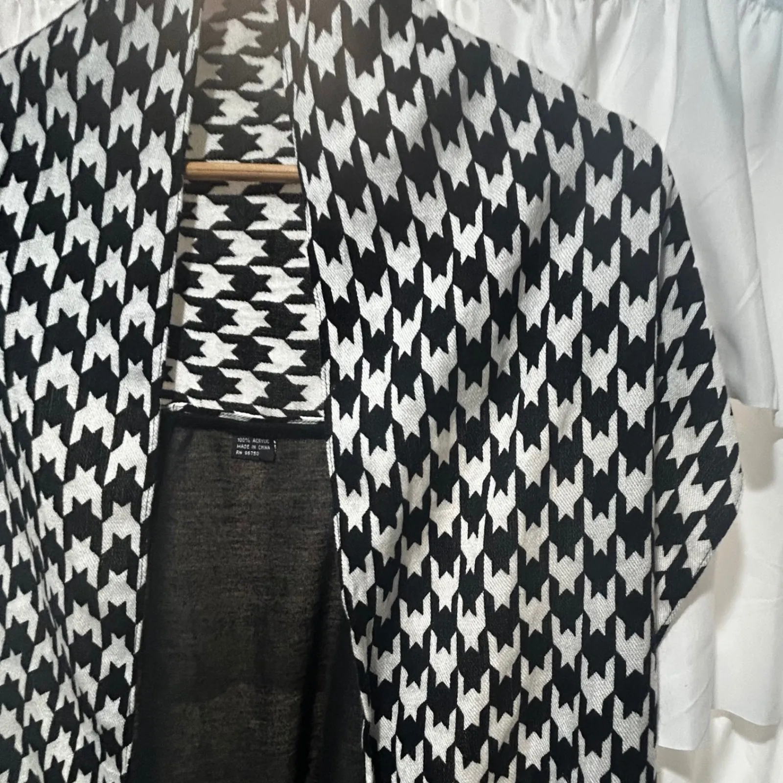 Houndstooth Scarf Vest Wrap Shawl Fringed Acrylic Black White Fashion Top Blouse - Image 3