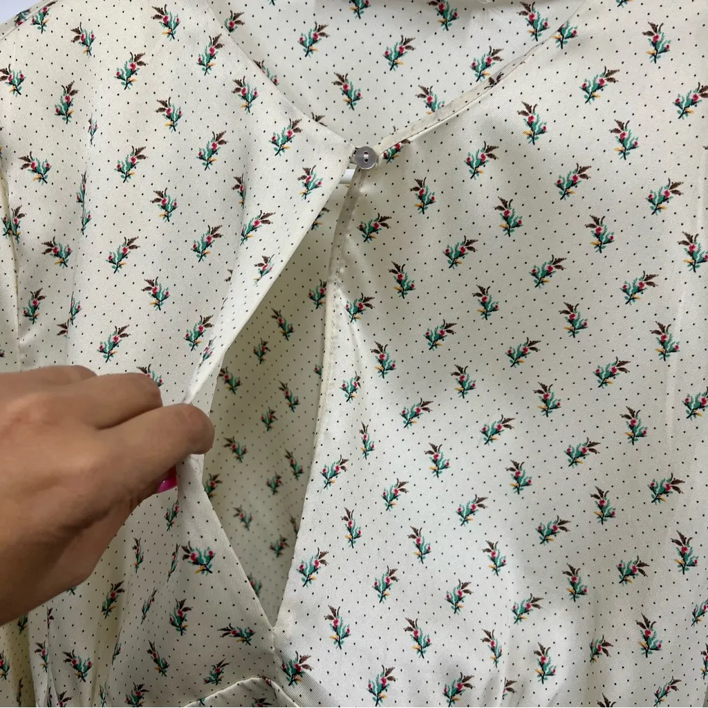 ZARA Satin Floral Crop Crew Neck Cut Out Long Sleeve Blouse Top Size xl - Image 8