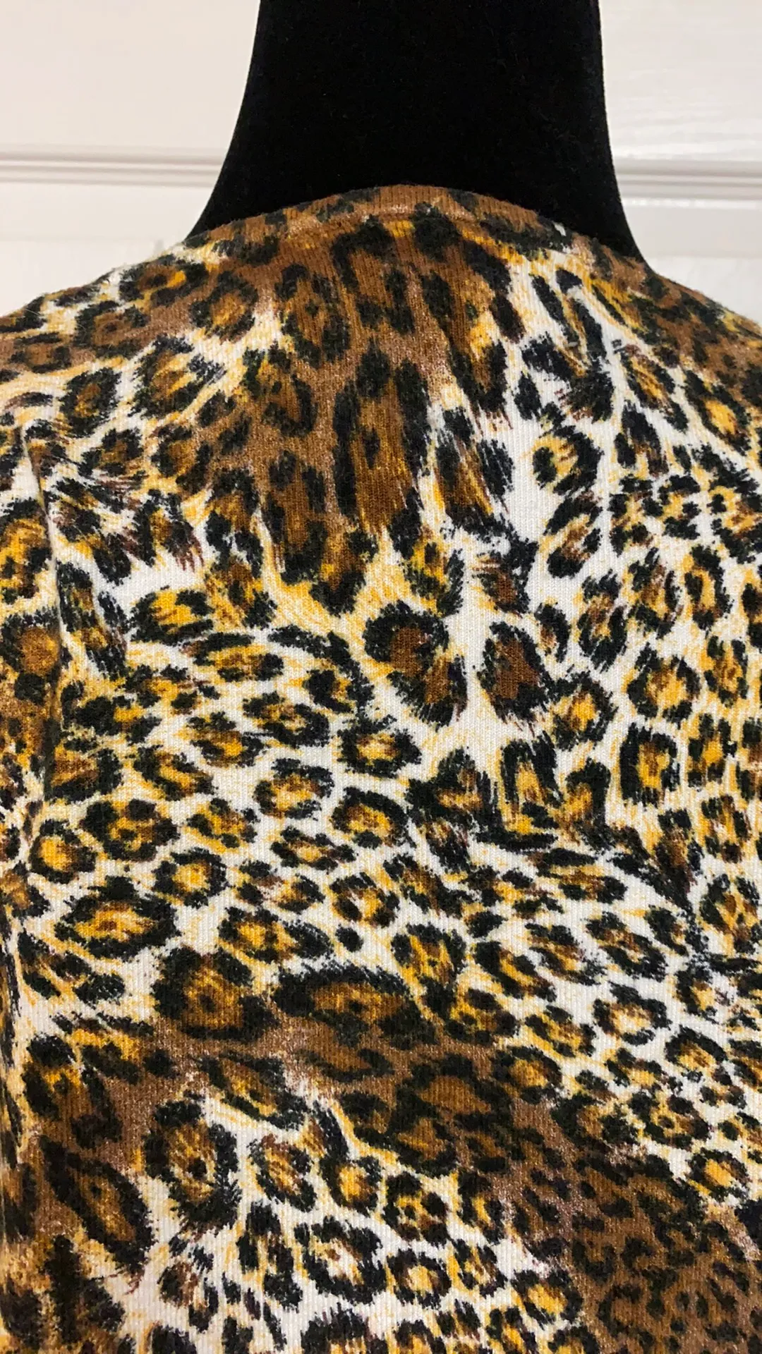 longsleeves leopard sequins & beads sweater. Size large - Image 7