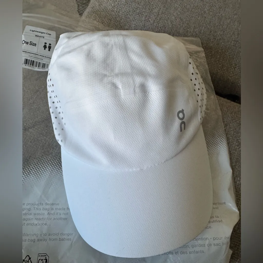 On Running Lightweight Cap Unisex NWT White - Image 3