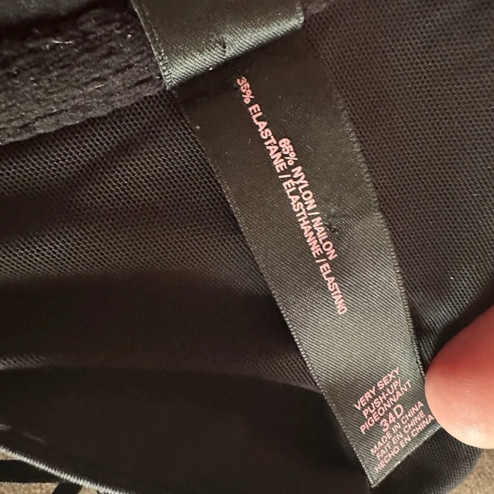 Victoria’s Secret Very Sexy Push-up Pigeonnant Bra Black Size 34D - Image 4