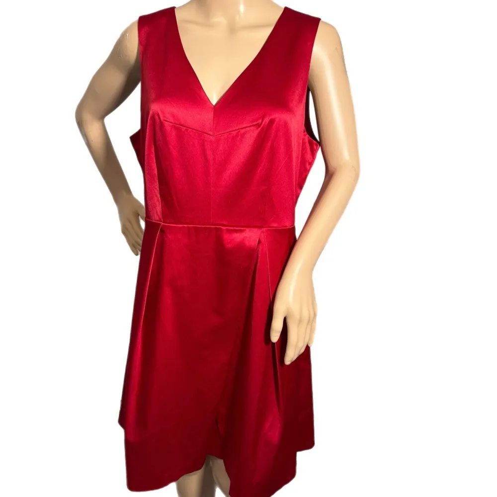 PARIS SUNDAY Red Sateen V Neck Dress Sleeveless Fit Flare Women’s Sz L Cocktail - Image 5