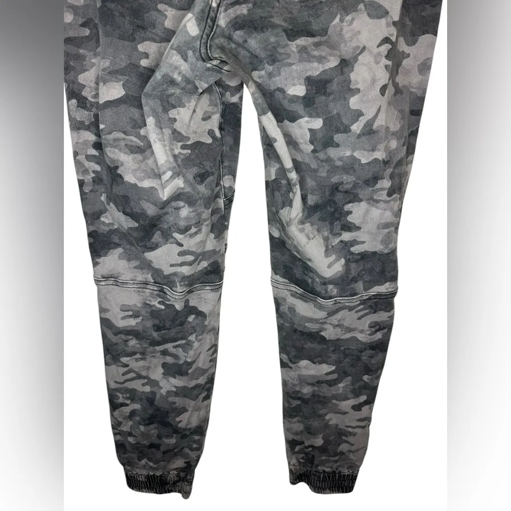 Spanx Stretch Twill Camo Joggers Size L - Image 9
