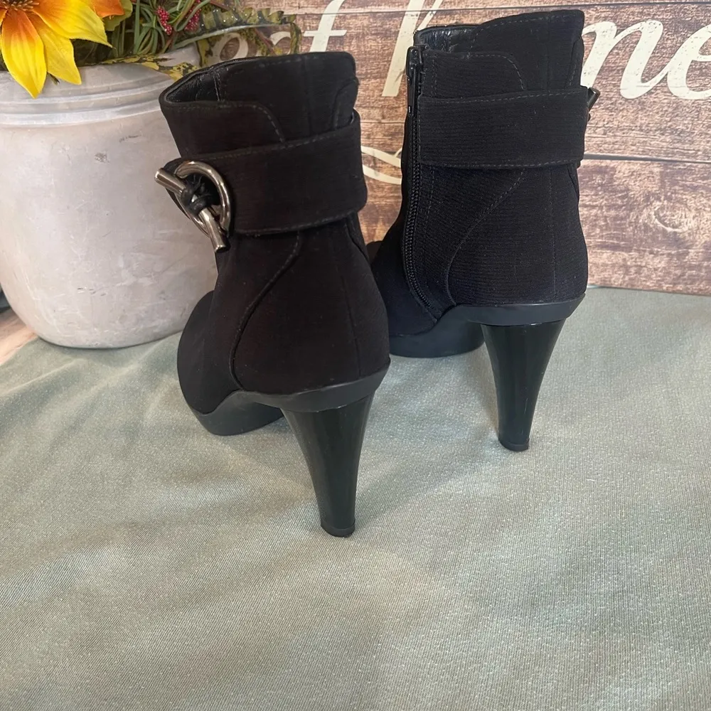 Stuart Weitzman Ankle Boots for Women Size 5M. - Image 3