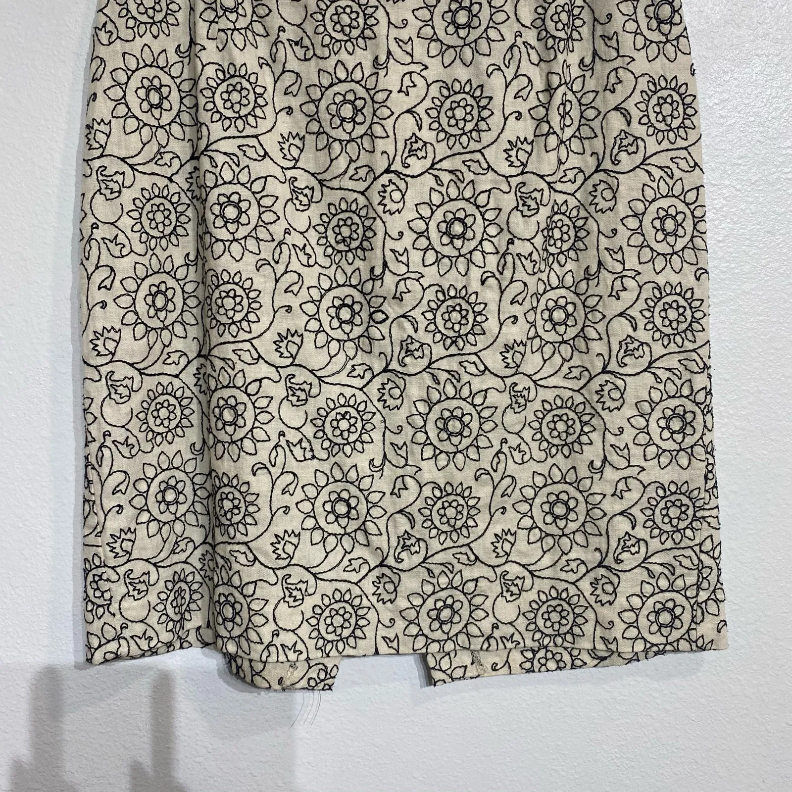 Worthington Ivory Floral Embroidered Midi Pencil Skirt Sz 8 - Image 3