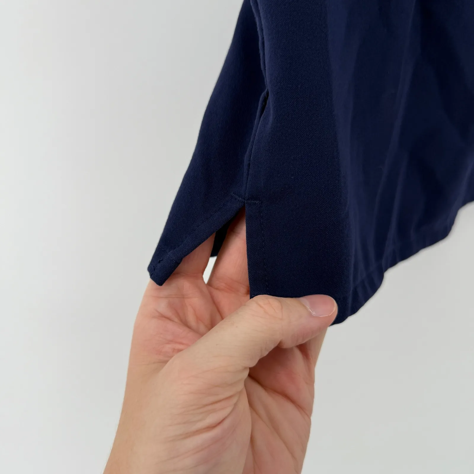 FIGS Catarina One-Pocket Scrub Top Shirt Navy Blue Women XS V-Neck Nurse FW1000 - Image 4