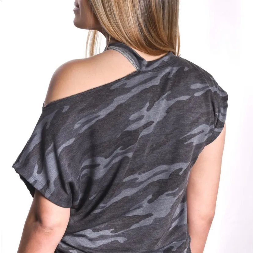 $56 ELAN Womens Gray Stretch Cut Out Camouflage Cap Sleeve Crew Neck Top M - Image 3