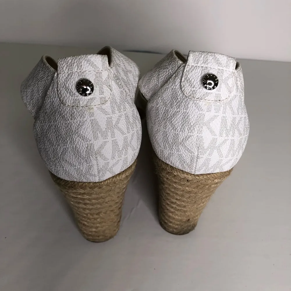 Sz 9.5 Michael Kors Damita Wedge Bright White Mini MK Logo Vanilla - Image 3