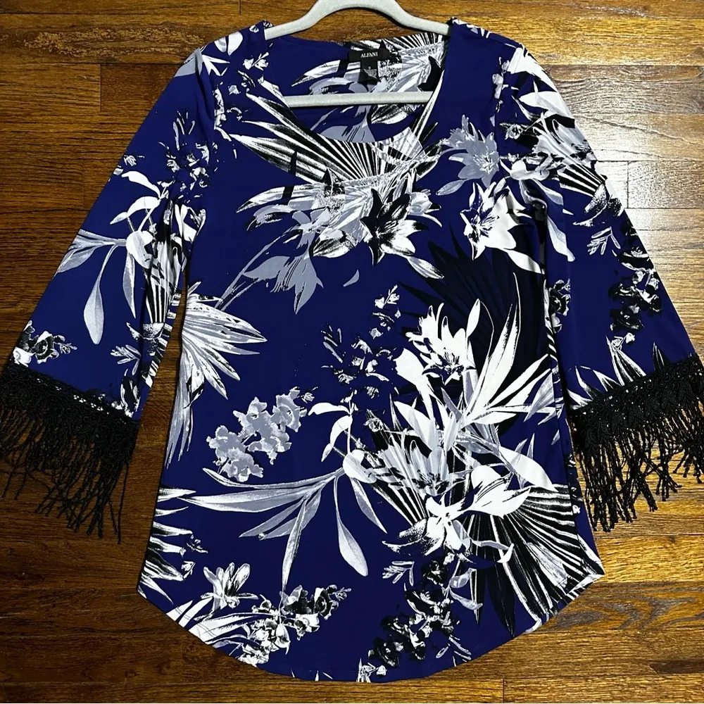 🦋 NWOT Alfani Floral Print Dress with Fringe Sleeves Small Blue - Image 9