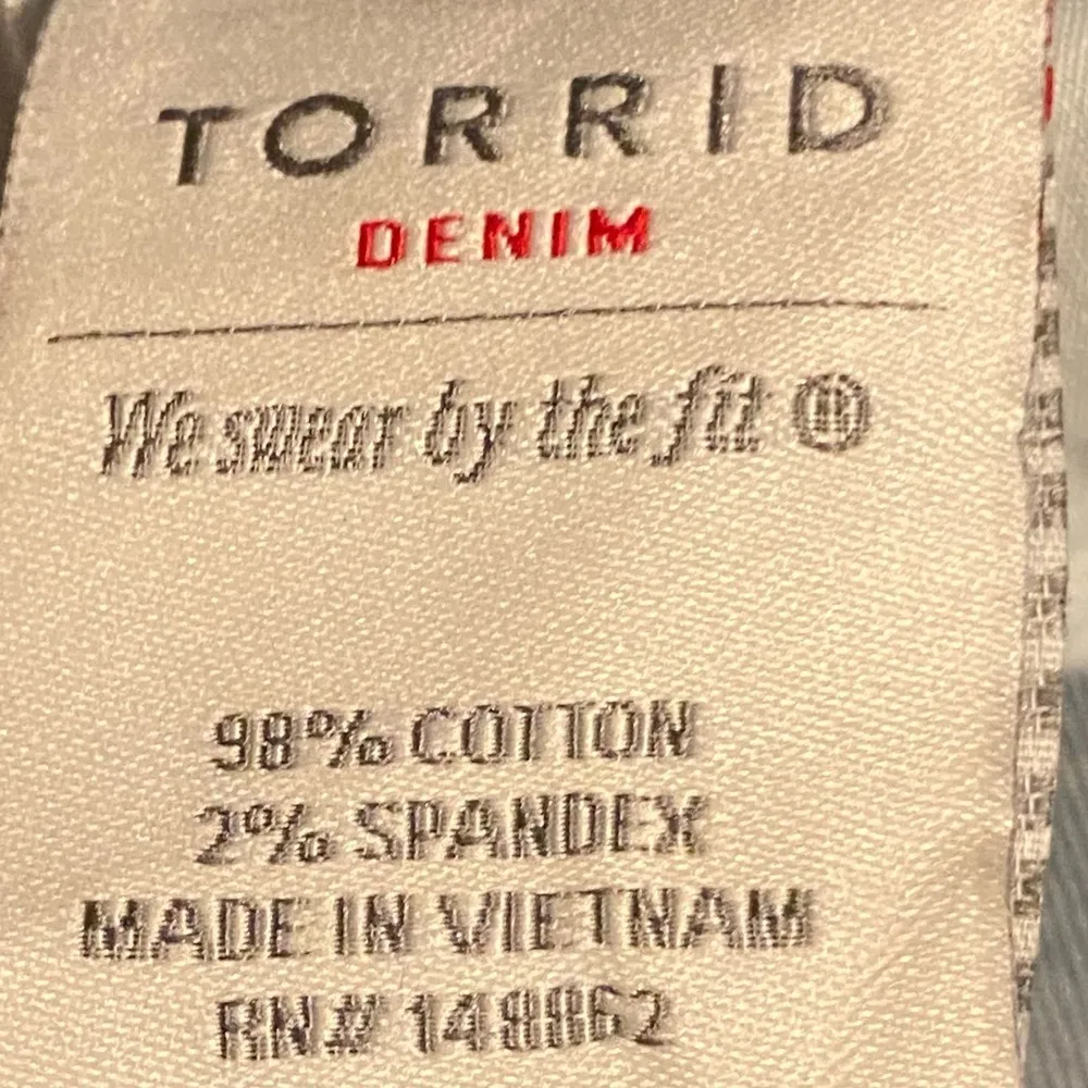 Torrid Boyfriend Jeans Light Wash‎ Ripped and Repaired Destruction #11079495 10R - Image 12