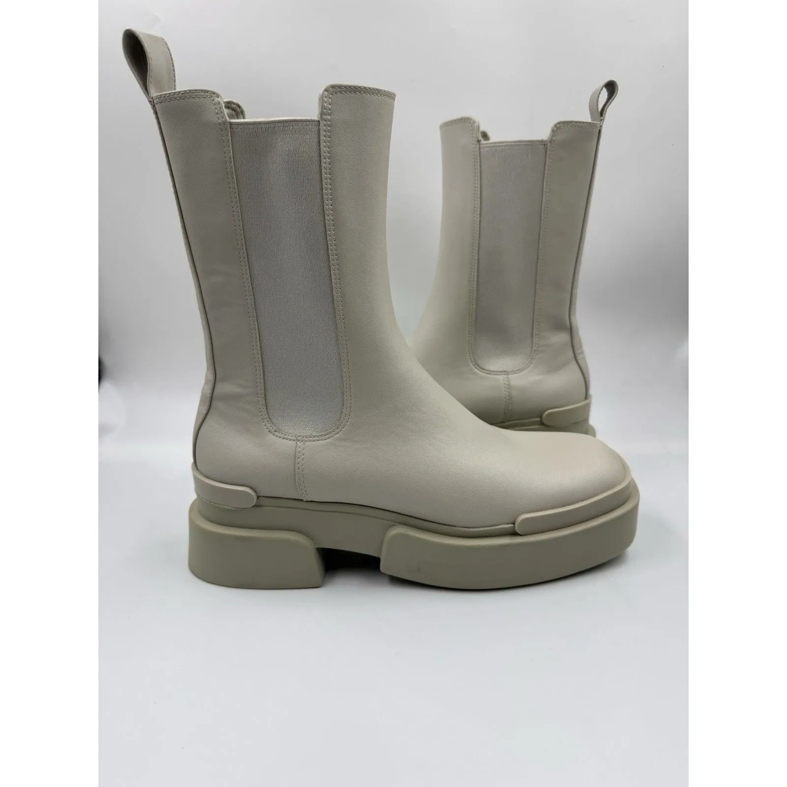 Charles & Keith Platform Chunky Chelsea Gray-White Boots Size 37/ 7 US - Image 2