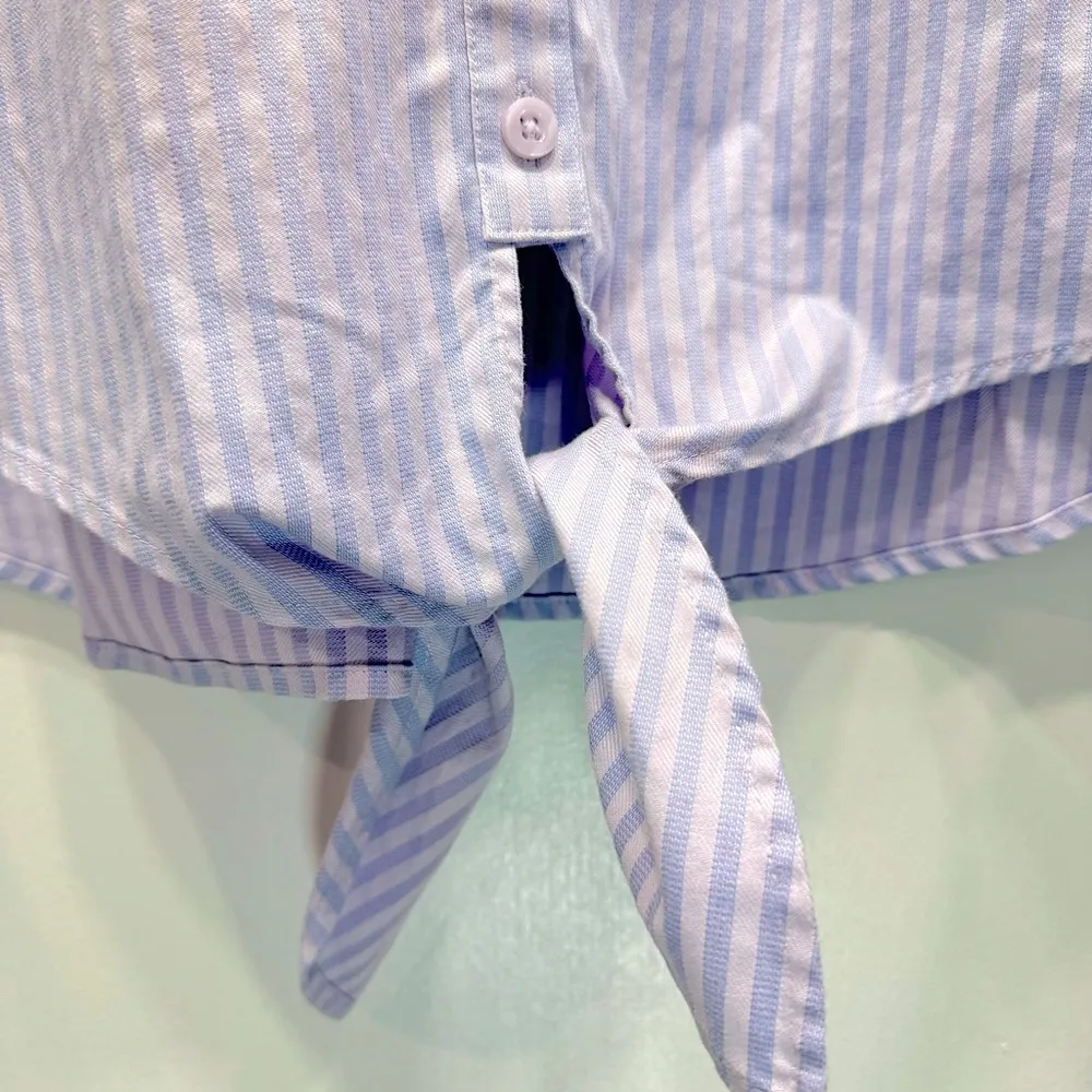 Chico’s Pale Blue Striped Button & Knotted Front 3/4 Sleeve Oxford Shirt Sz 2/L - Image 4