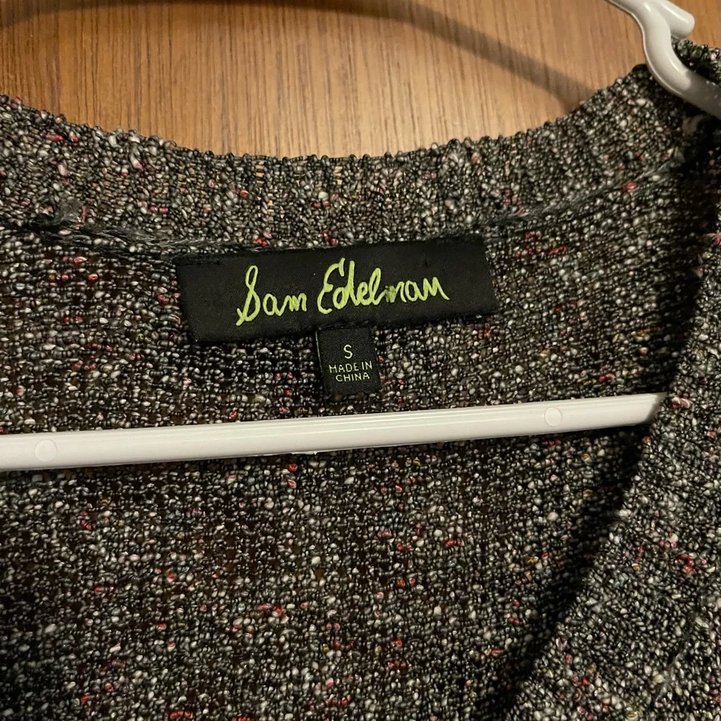 Sam Edelman Russian Romance Grey Neutral Vneck Sweater Size Small - Image 4