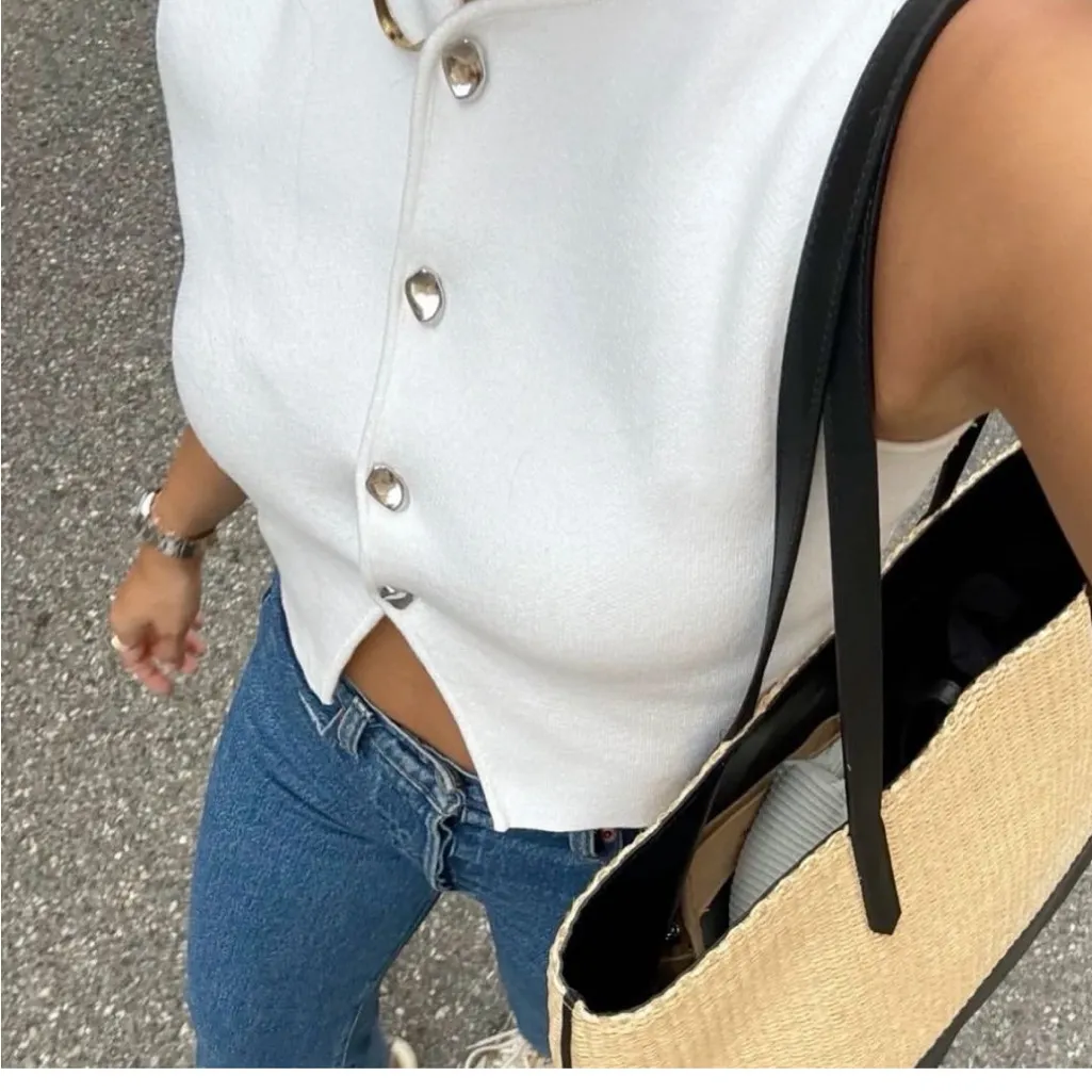 Zara NWT white short vest with silver buttons - Image 13