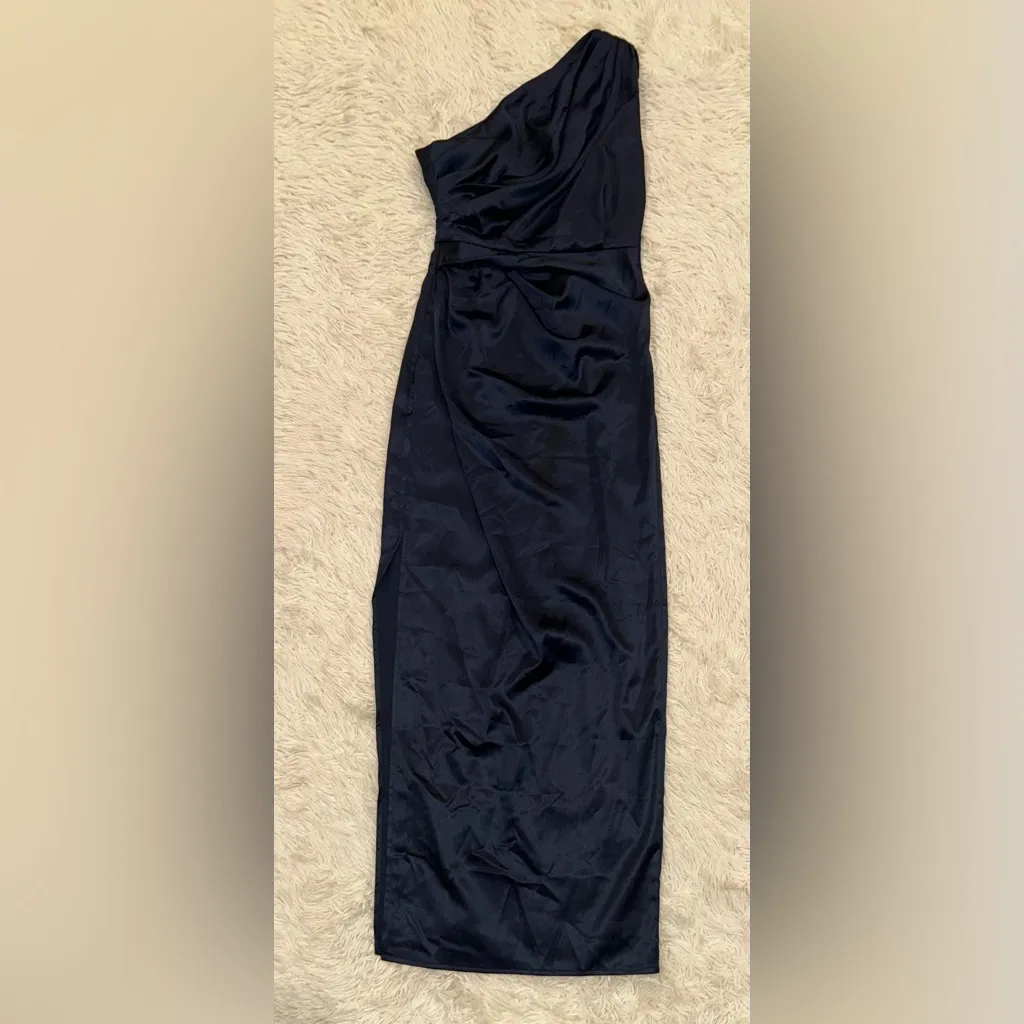 NEW Petal & Pup Nadia One-Shoulder Satin Maxi Navy Dress sz 8 - Image 3