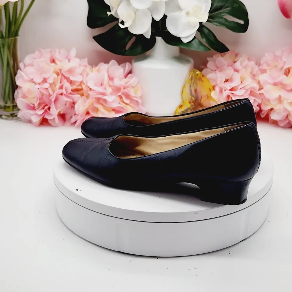 Trotters Slip On Doris Navy Pumps Dress Shoes Size 9N - Image 3