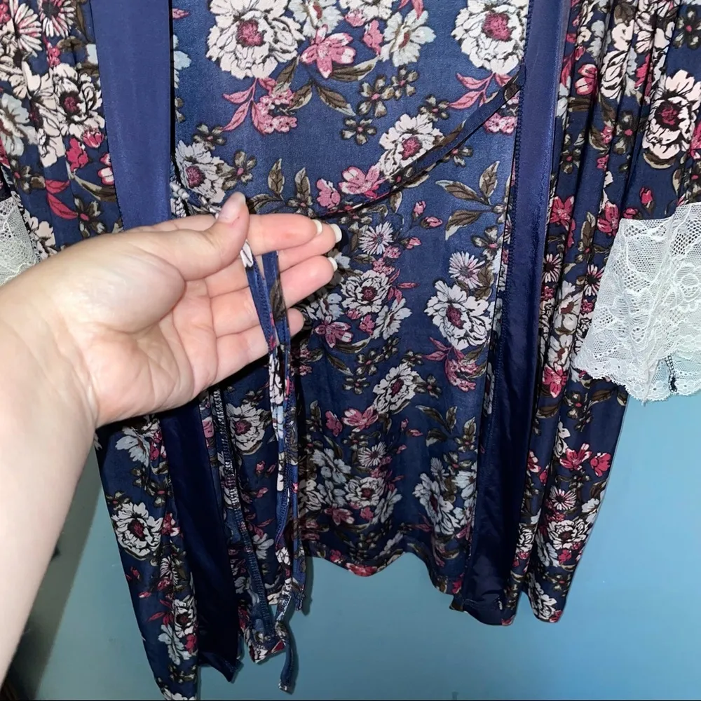 Nanette Lepore Robe Kimono Floral Print with Lace Cuffs Size XL - Image 4