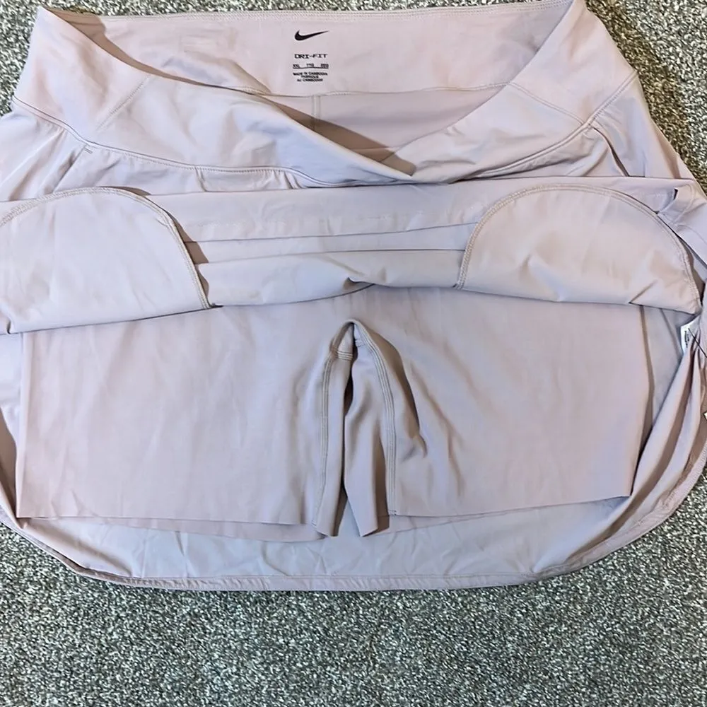 Nike Women's Dri-FIT Mid-Rise Bliss Skort - Image 7