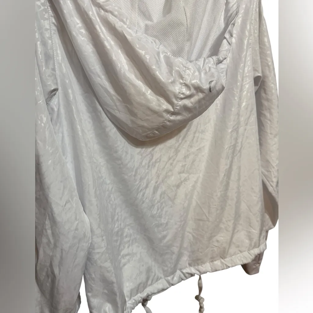 Zyia Leopard Animal Print Full Zip Windbreaker Bomber Jacket in White Size Small - Image 12