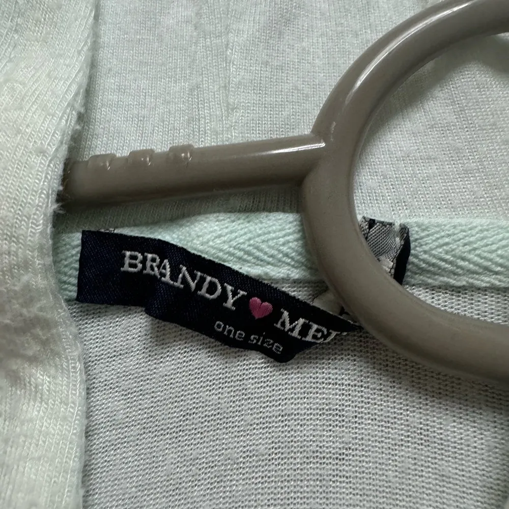 Brandy Melville Long Sleeve Cream White Hoodie - Image 3