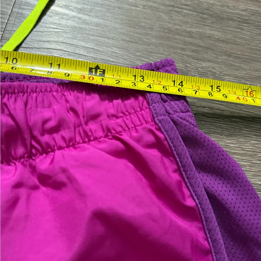 Nike Women's Magenta and Purple Athletic Shorts Size M - Image 9