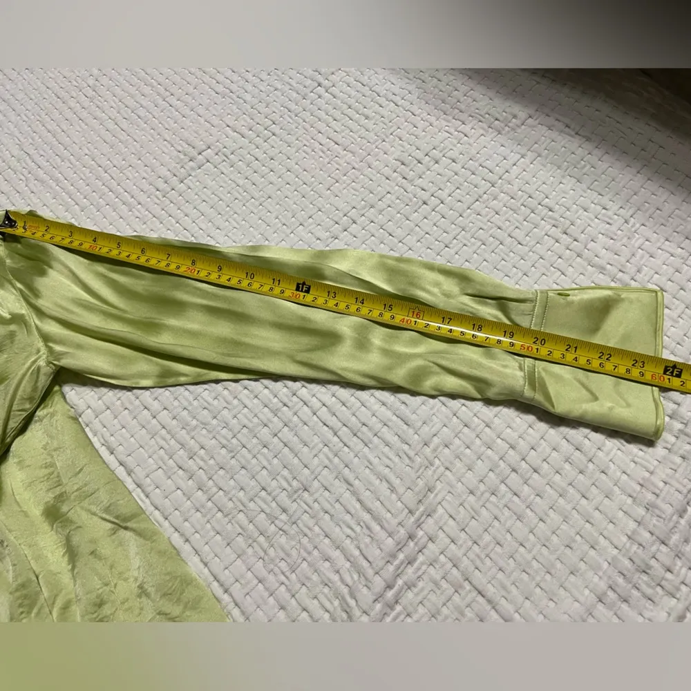 Audrey Talbott Light Green 93% Silk Shirt, Size 8 - Image 5