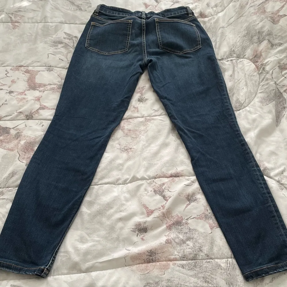 Marc by Marc Jacobs Lou Skinny dark wash blue jeans, size 28” low rise skinny - Image 13