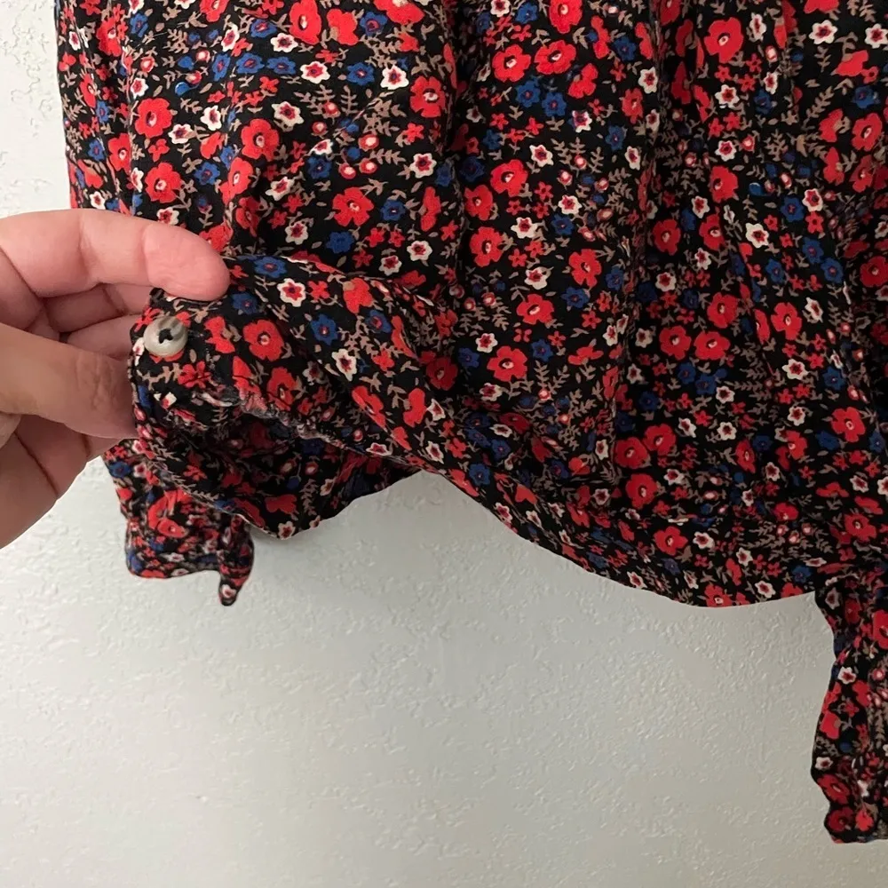 Universal Threads Universal thread floral wrap blouse - Image 3