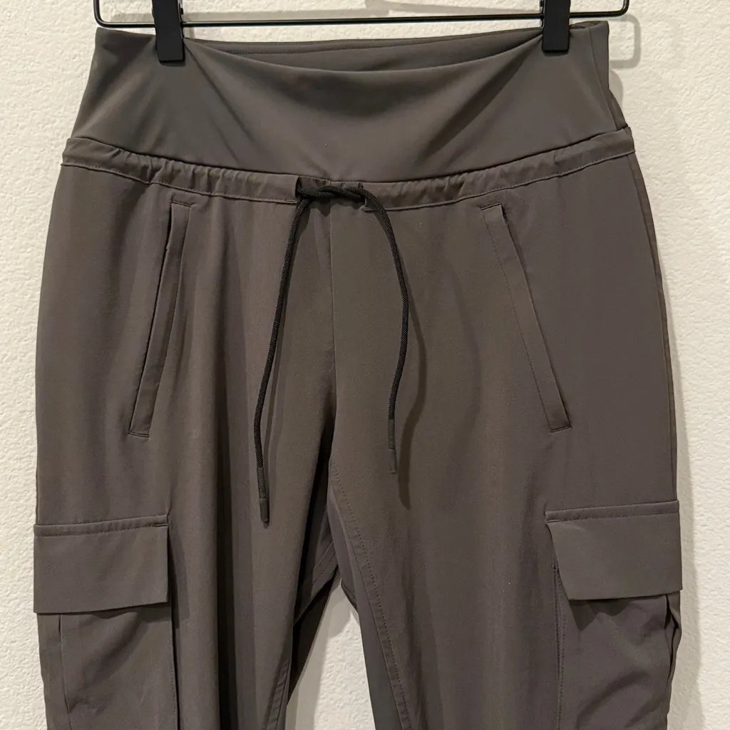 Athleta Sutton Charcoal Cargo Jogger Six Pocket Pants Size 0 - Image 3