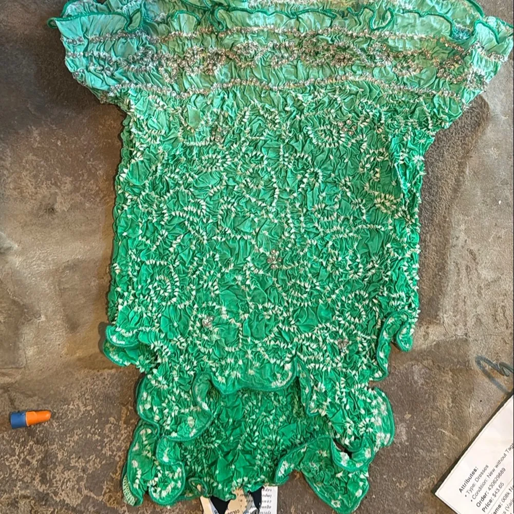 Chaudry Anthropologie Green Silk Fitted Ruffled Tank Top crystals embellished - Image 4