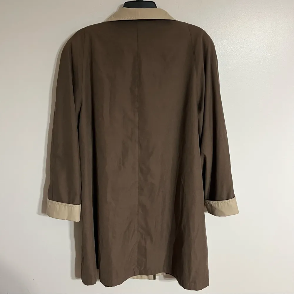 Women’s Vintage Jacqueline Ferrar Two Tone Tan Brown Long Jacket Size Medium - Image 9