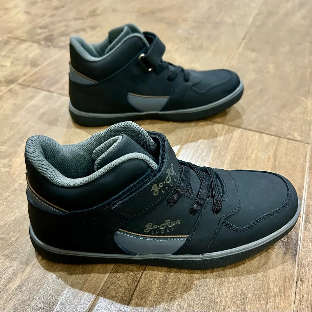 Go Run Sport Women’s Hi Top Sneaker Black Size 7.5 NEW - Image 4