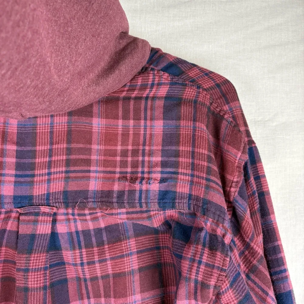 American Eagle Cropped Hooded Flannel Shirt - Image 6
