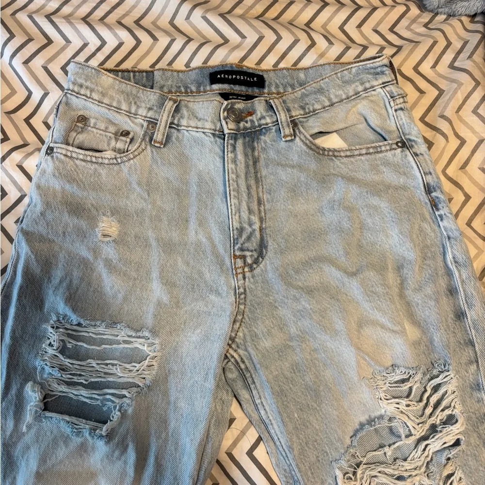 Aero Mom Jeans – Size 2 – Great Condition - Image 4