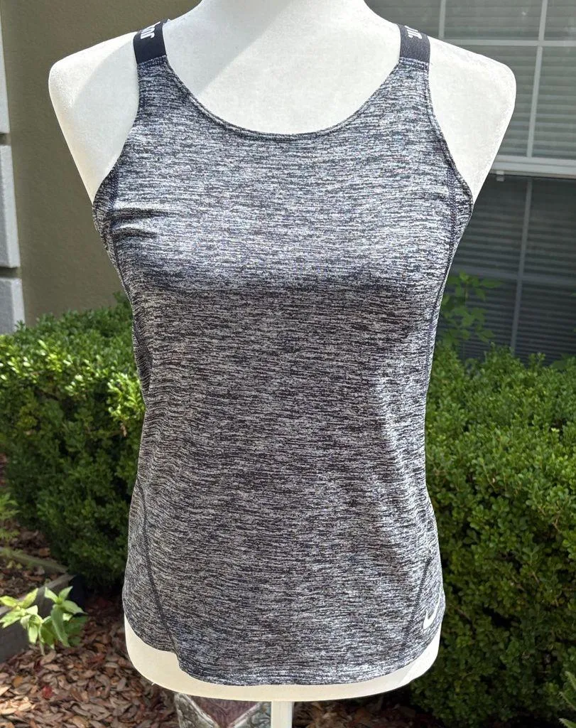 Nike Women's Black and White Tank Top - Image 3