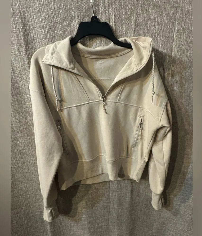 Old Navy Active Dynamic Fleece Breathable crop top sweatshirt size medium, cream - Image 11