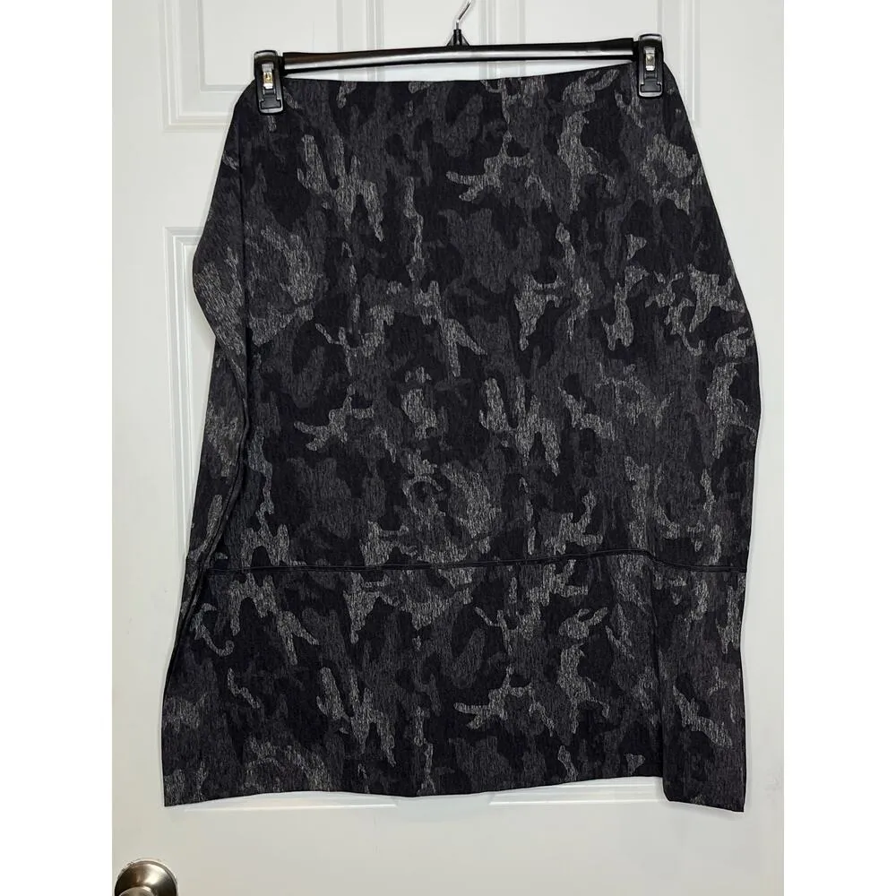 Lululemon Gray Camo Scarf with Snaps - Image 3