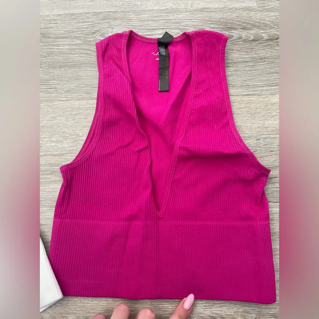 SET OF 2 CROP TOPS V DEEP CUT S - Image 8