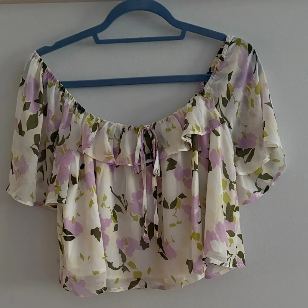 Sweet Pea Lilac Floral Top NWT - Image 4