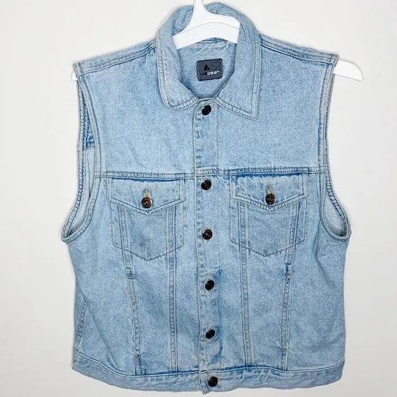 Liz Claiborne Vintage light wash denim vest size S - Image 17