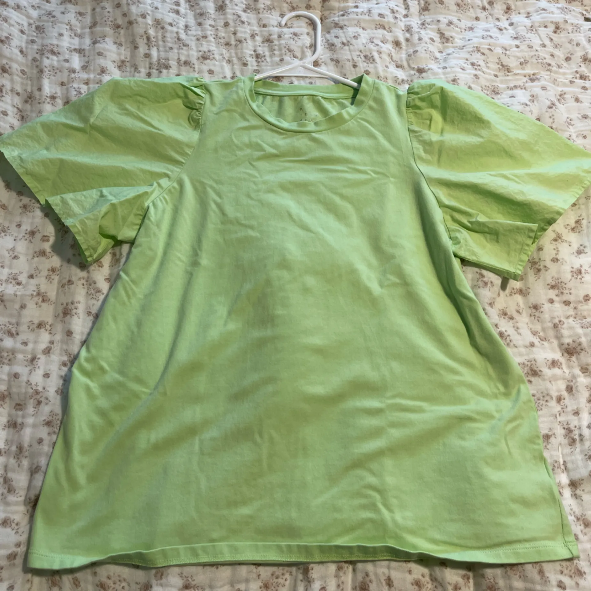 A New Day Light Green Puff Sleeve Top - Image 5