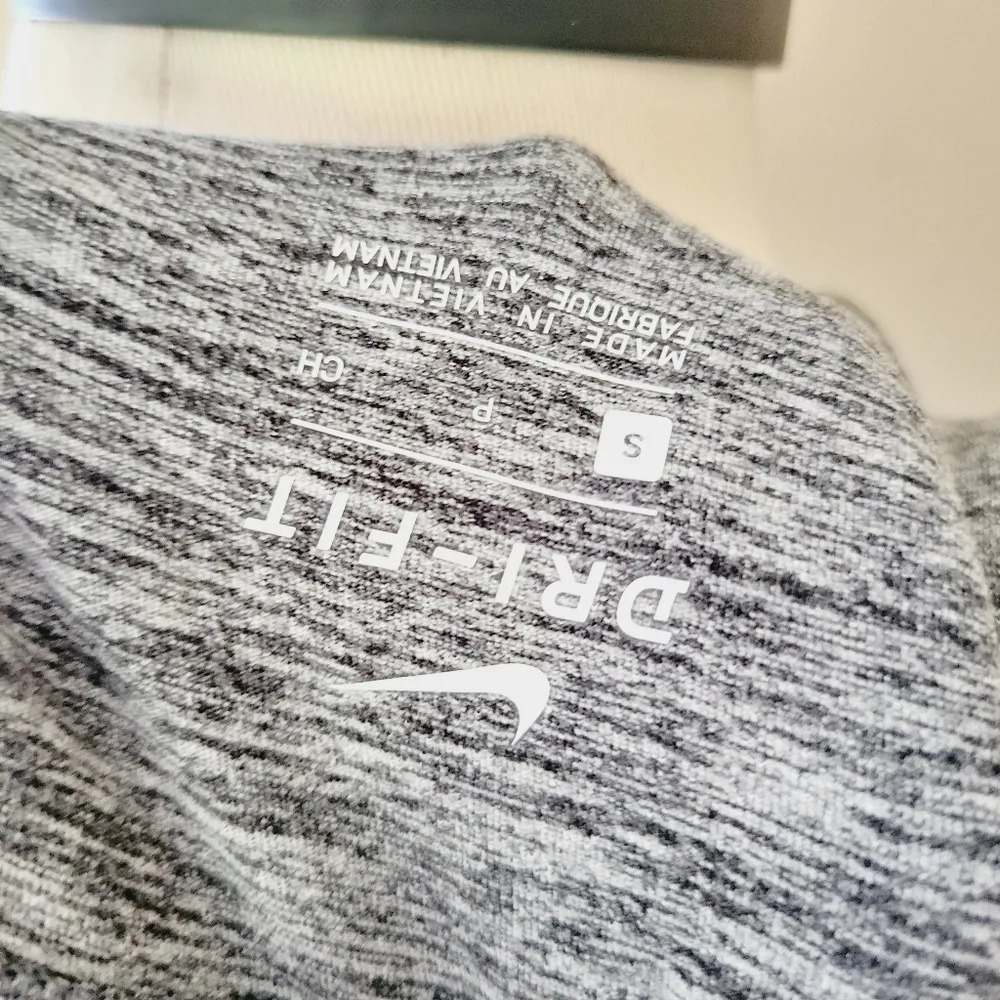 Nike Yoga drape cardigan size small - Image 7